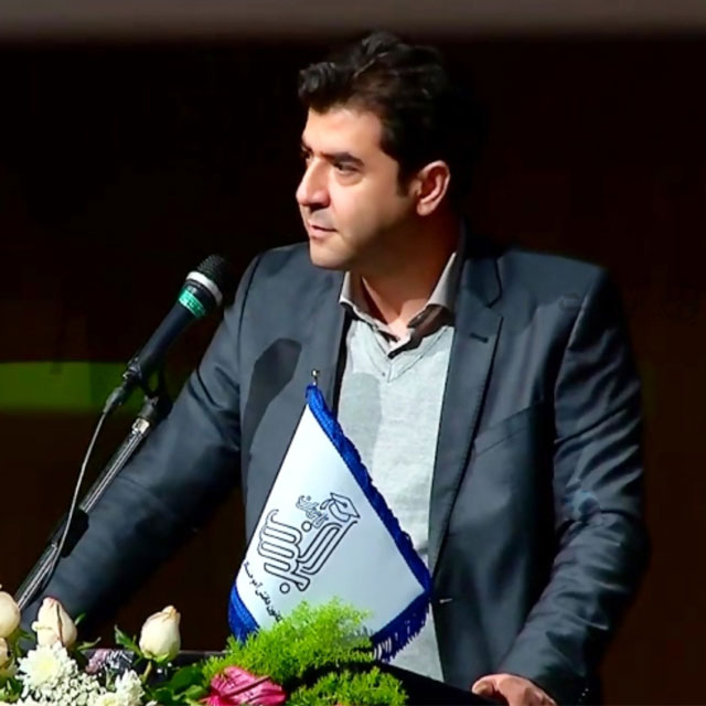 قرائت سوگندنامه در مراسم جشن دانش‌آموختگی موسسه آموزش عالی مهرالبرز (آذر 97)